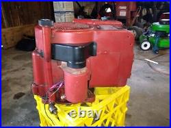 Briggs And Stratton 11 HP I/C Vertical 3''x1'' Shaft Engine Exc Runner