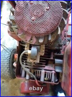 Briggs And Stratton 11 HP I/C Vertical 3''x1'' Shaft Engine Exc Runner