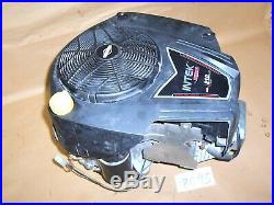 Briggs & Stratton 21hp Vertical Shaft ENGINE 331877 White Outdoor Cub Cadet