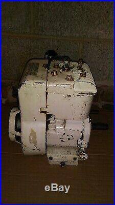 Briggs and Stratton 5 hp double twin shaft engine has spark and compression